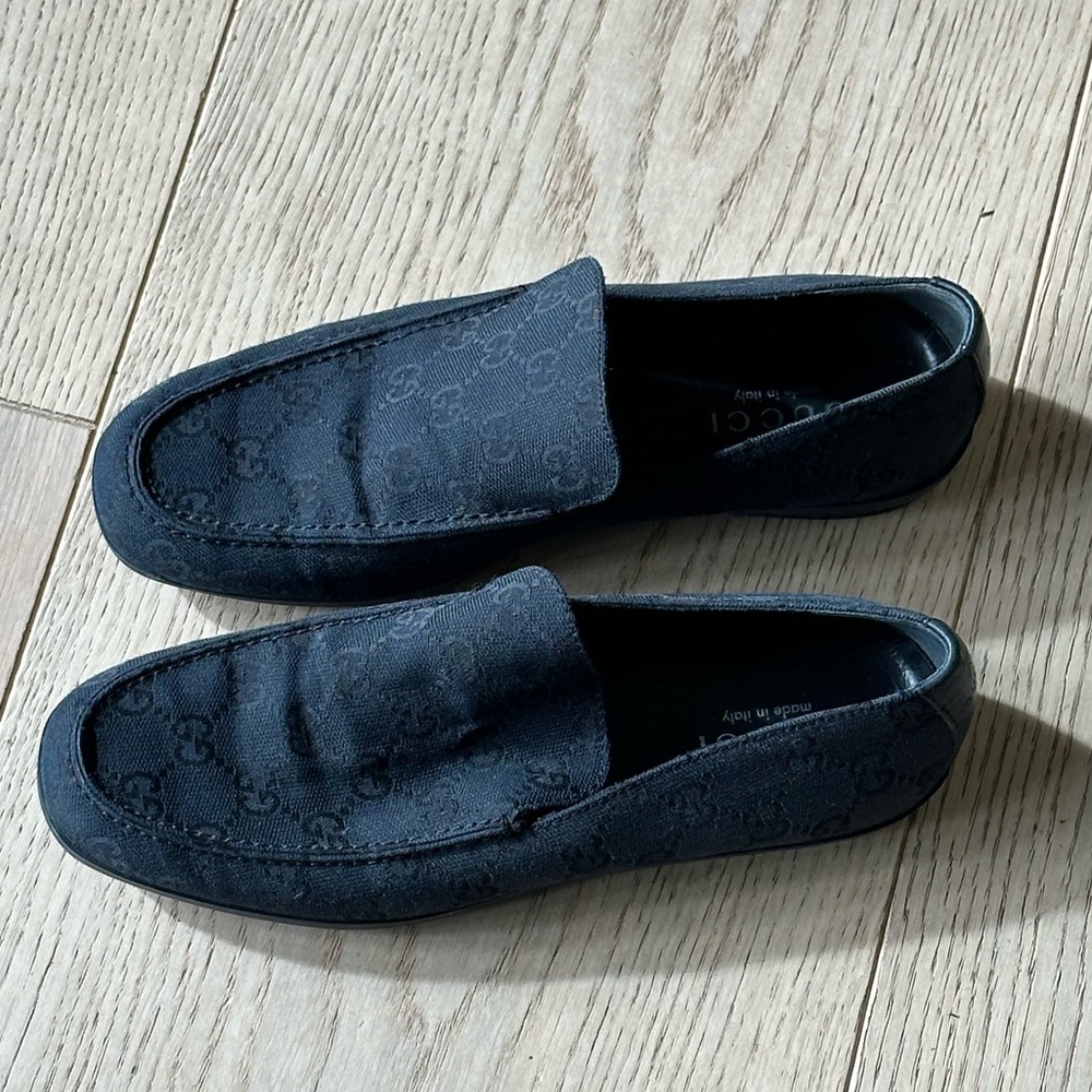 Gucci canvas flats7.5